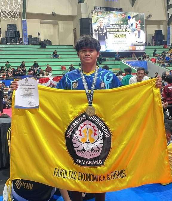 Prestasi Mengagumkan : Mahasiswa Manajemen Universitas Diponegoro Raih Juara 1 Kyorugi Senior Under 87 Kg Putr